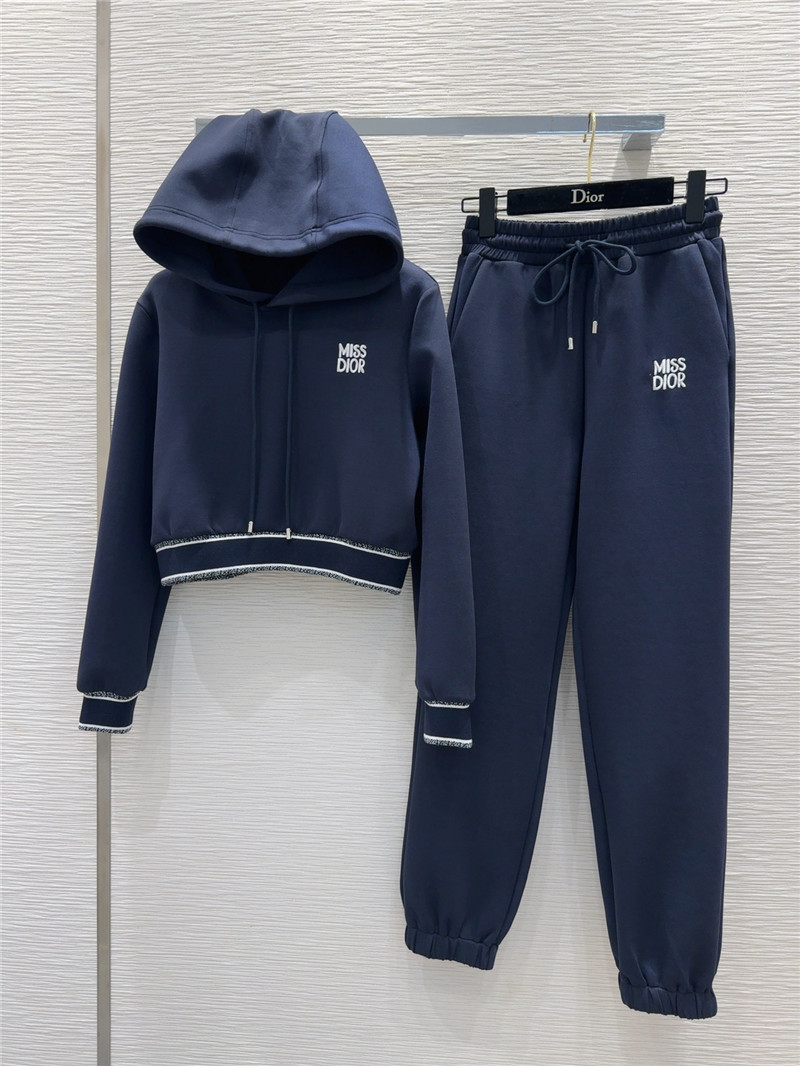 D10r new suit