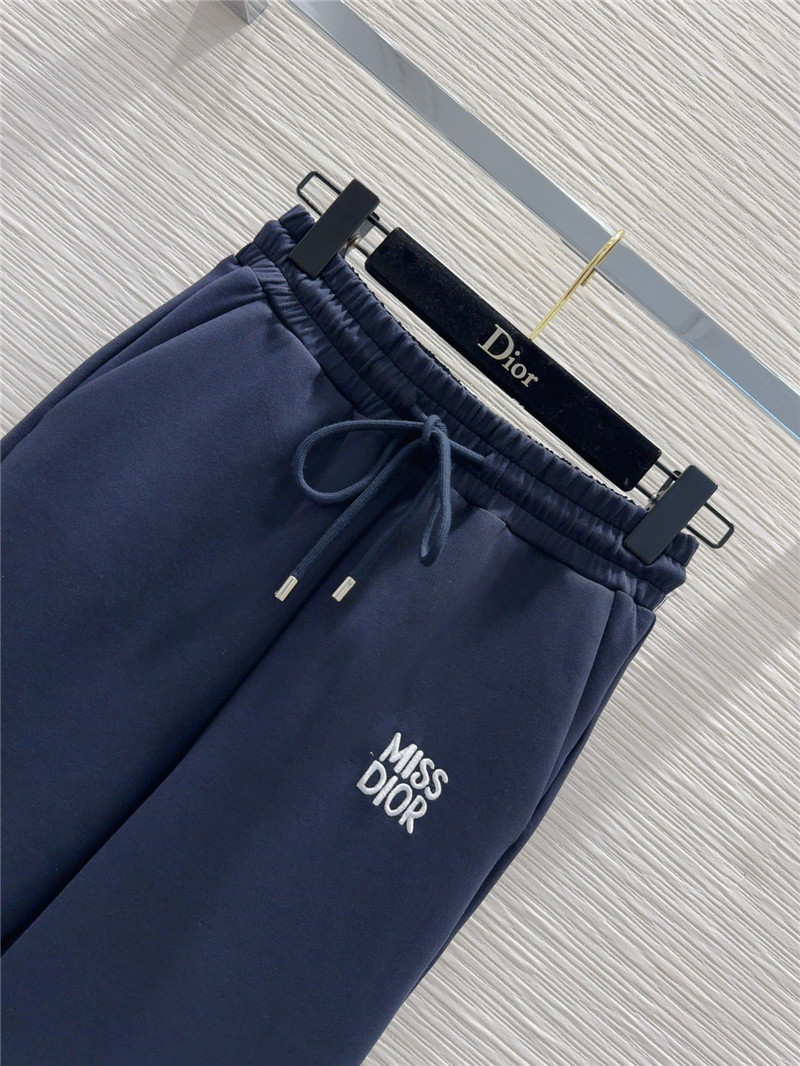 D10r new suit