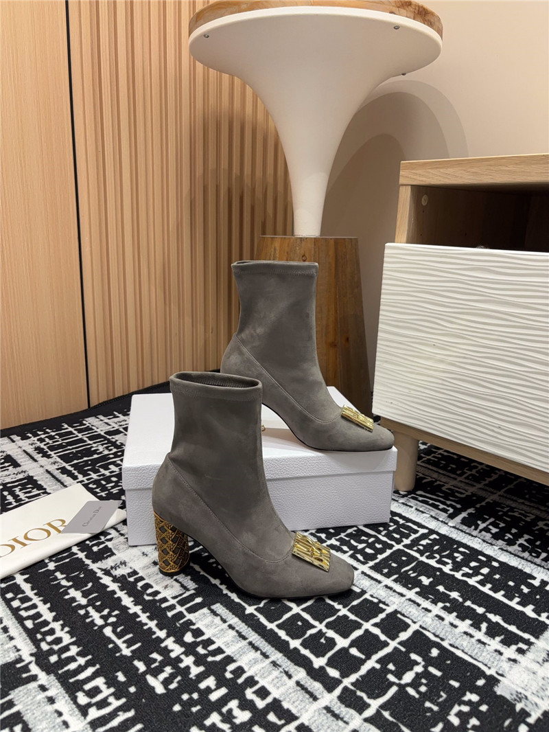 D10r icon heeled ankle boot in gray