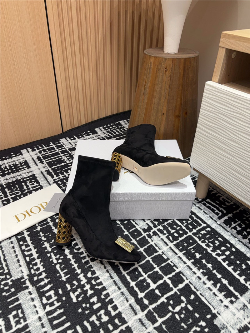 D10r icon heeled ankle boot