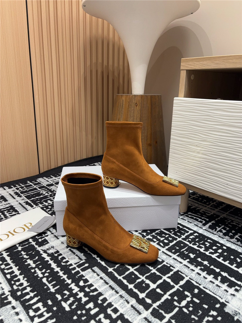 D10r cd icon brown heeled ankle boots