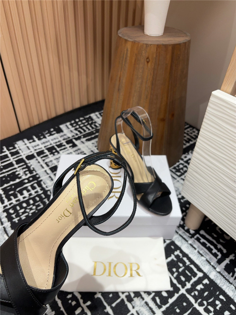 D10r icon heeled sandals in black calfskin