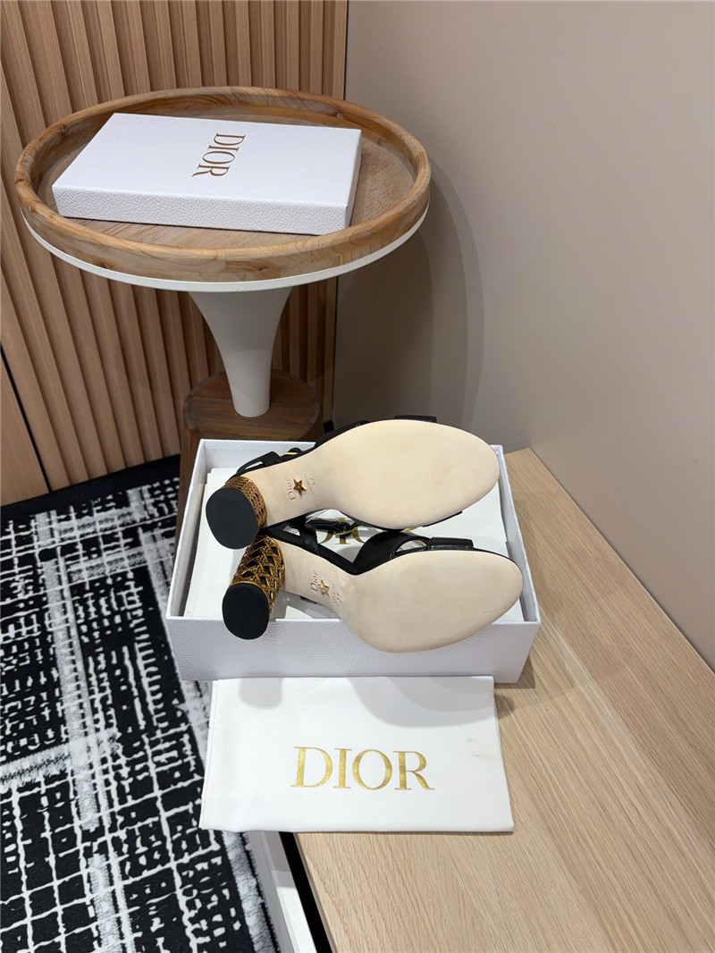 D10r icon heeled sandals in black calfskin