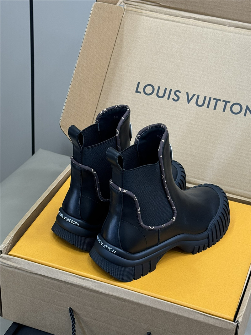 l0vis Vvtt0n ruby flat ankle boots