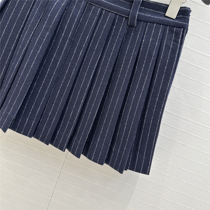 M1um1u vertical striped woolen suit
