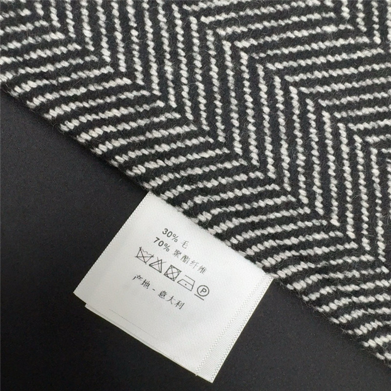 D10r herringbone long coat