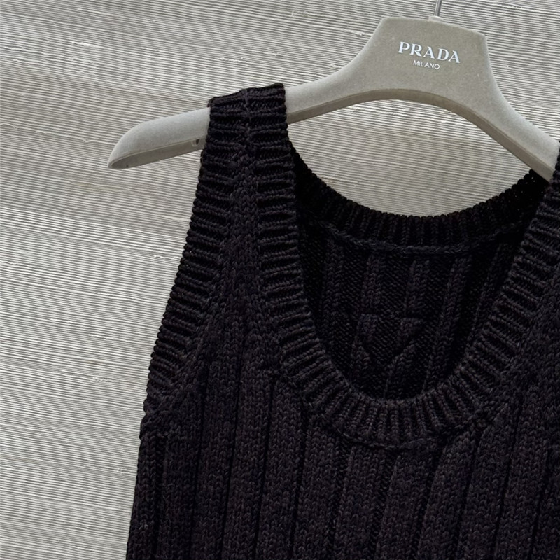 Pra*a logo wool vest top black