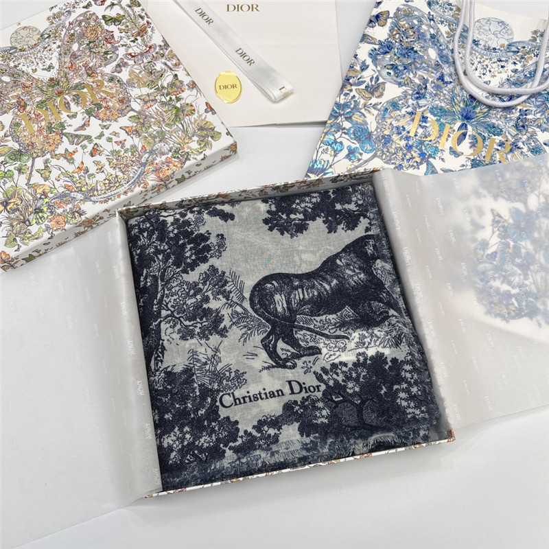 D10r jouy print shawl