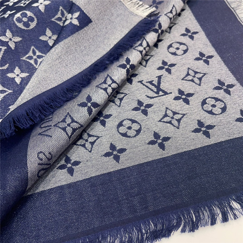 l0vis Vvtt0n lv gold and silver thread shawl