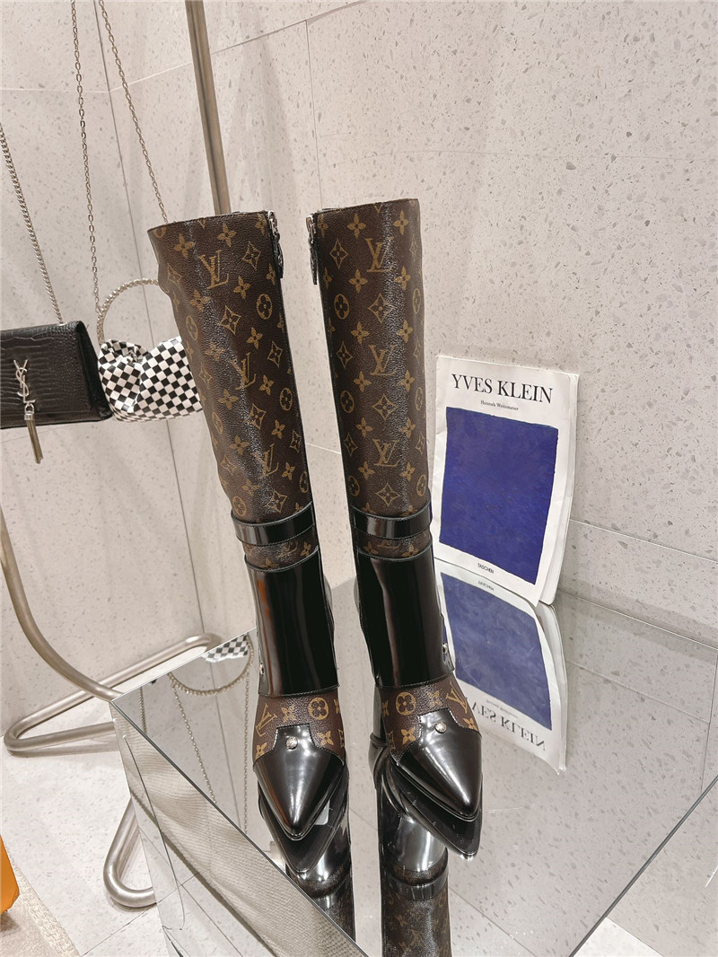 l0vis Vvtt0n monogram leather high boots