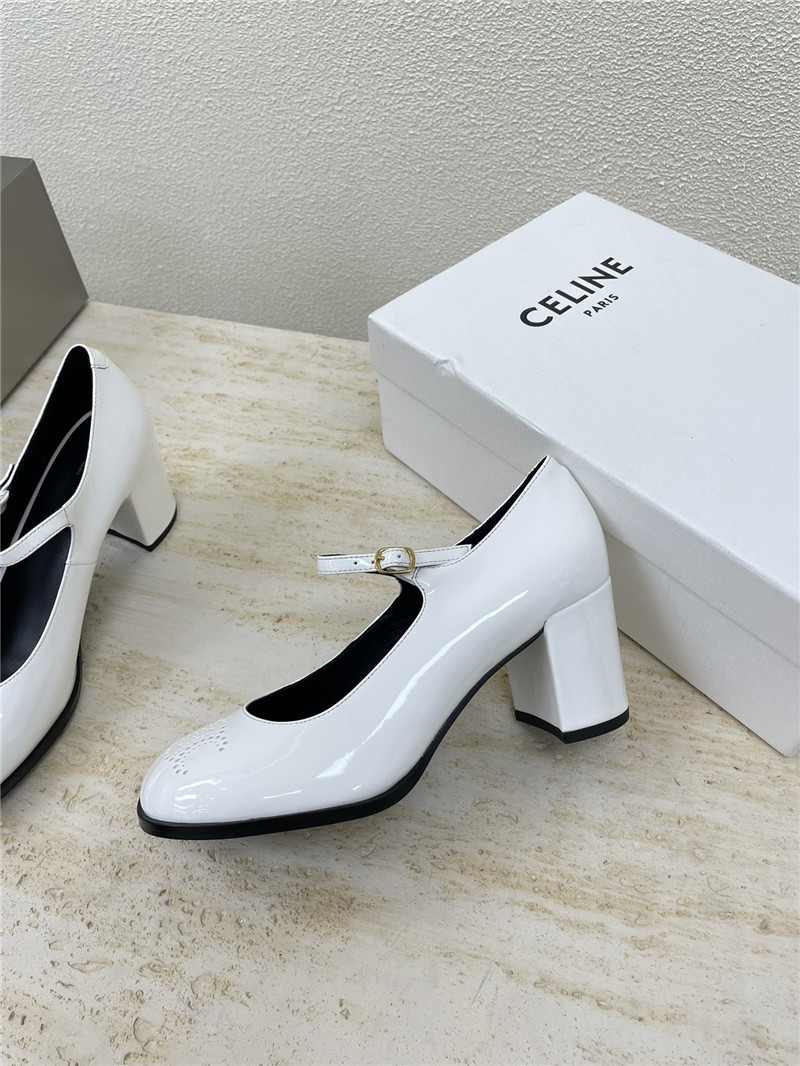 Ce1i*e lily triomphe patent pumps white