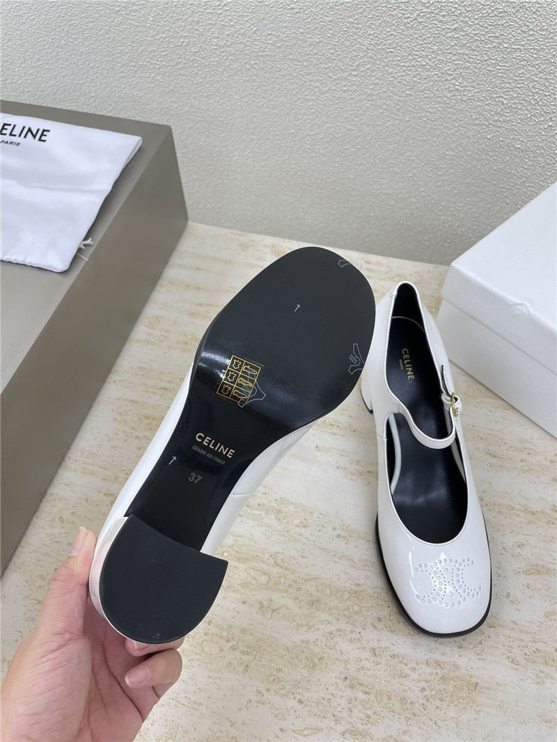 Ce1i*e lily triomphe patent pumps white