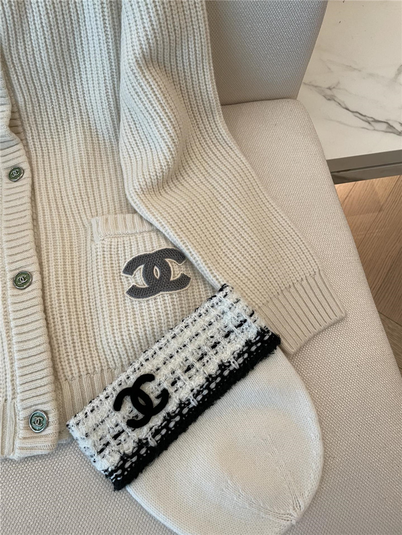 Ch**el pocket rib wool cardigan off-white