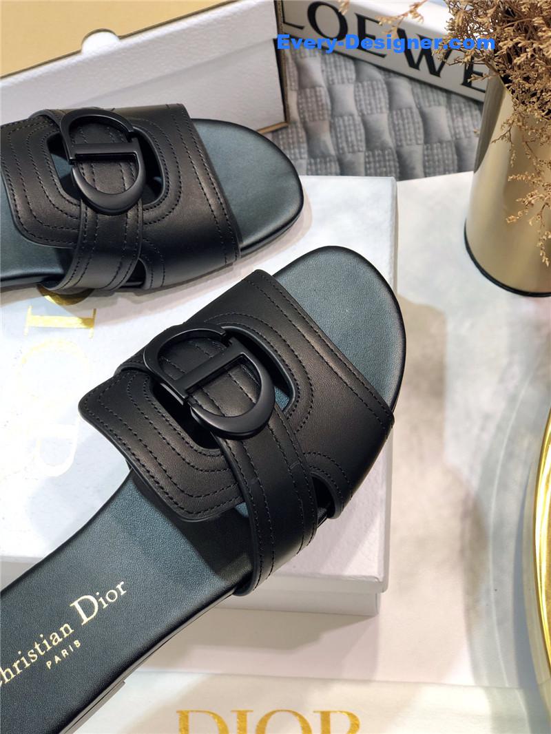 D10r 30 montaigne black slides