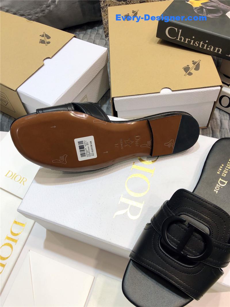 D10r 30 montaigne black slides