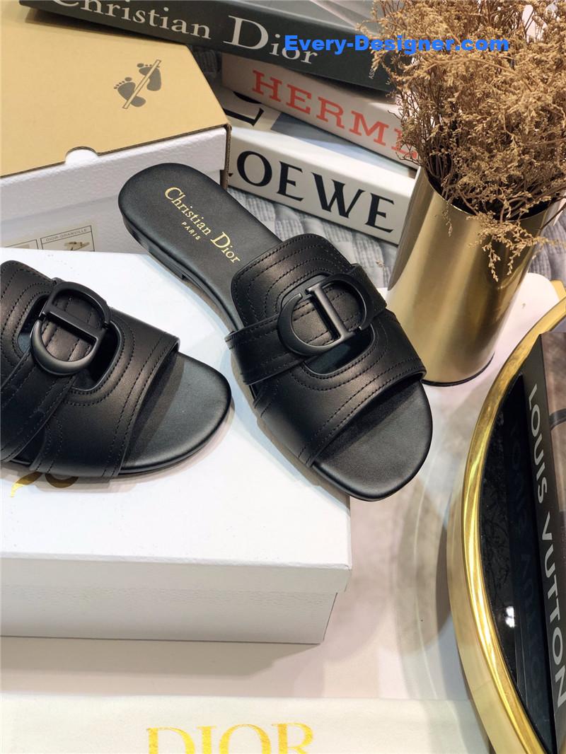 D10r 30 montaigne black slides