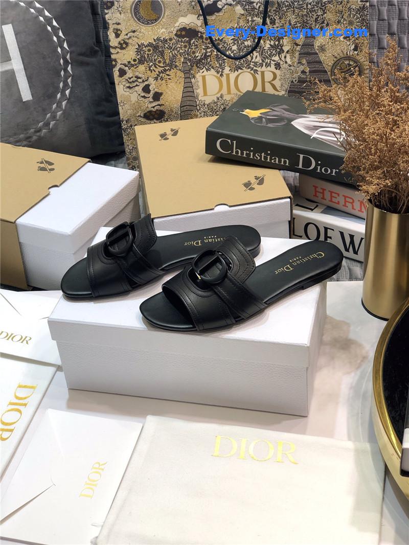 D10r 30 montaigne black slides