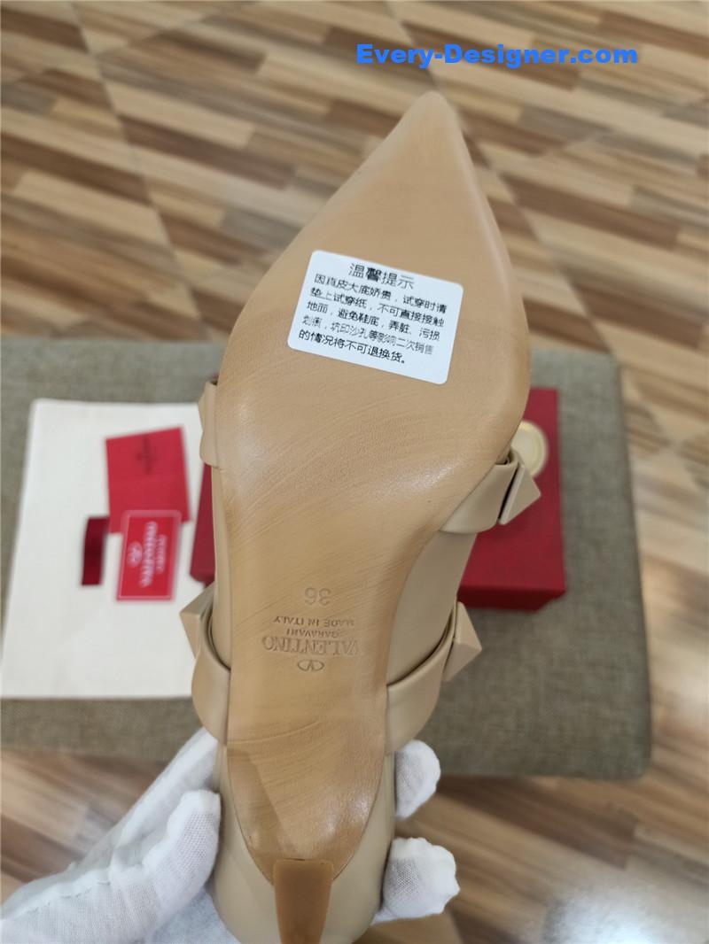 Va1e*ntin0 logo bronzing sandals