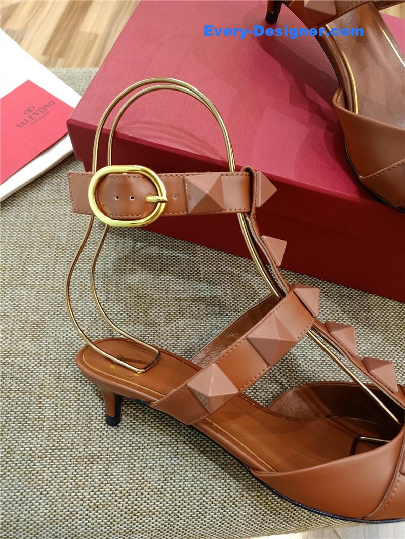 Va1e*ntin0 logo bronzing sandals