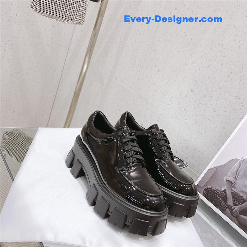 Pra*a lace up loafers