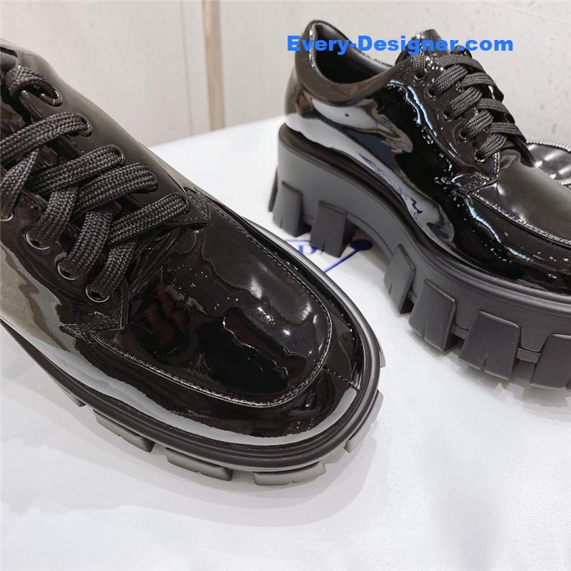 Pra*a lace up loafers