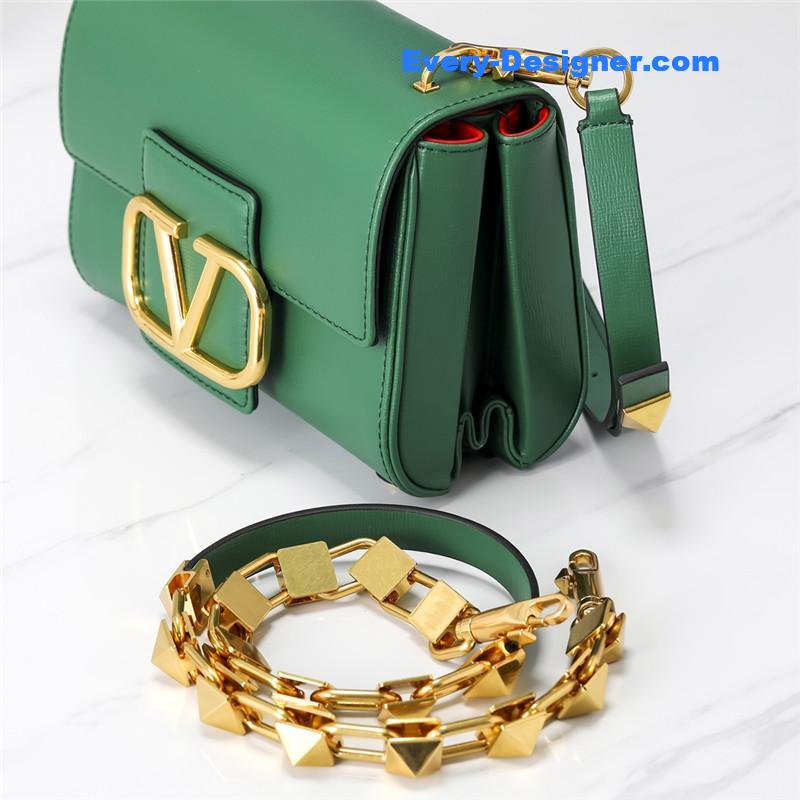 Va1e*ntin0 garavani stud sign shoulder bag