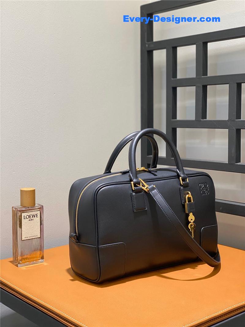 L0ew* amazona 28 bag