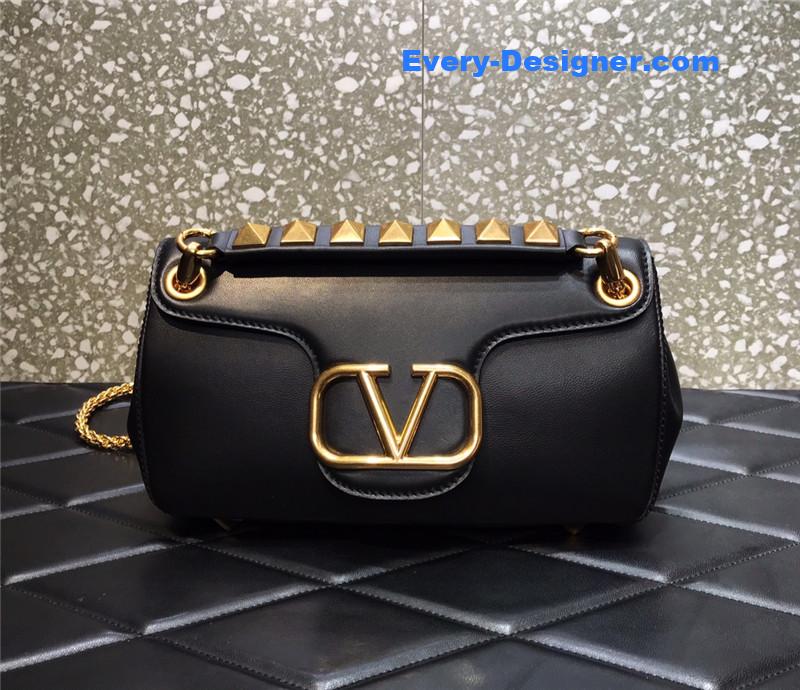 Va1e*ntin0 garavani stud sign leather shoulder bag