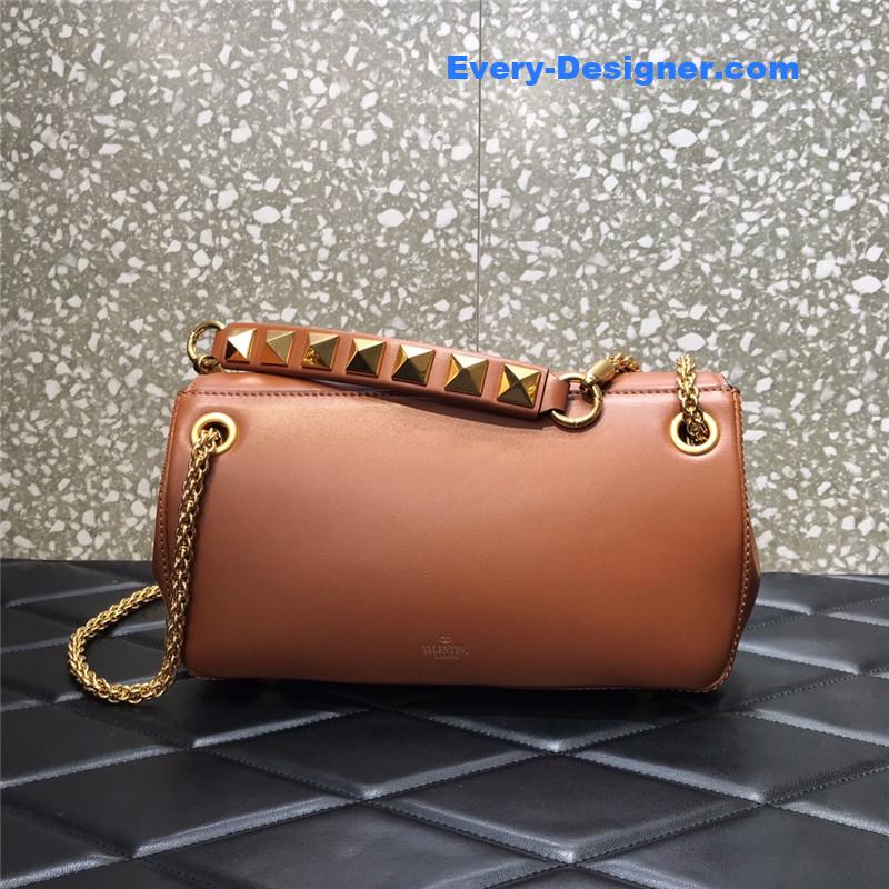 Va1e*ntin0 garavani stud sign leather shoulder bag