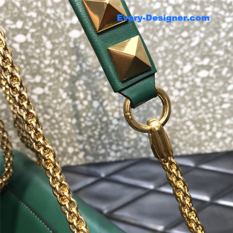 Va1e*ntin0 garavani stud sign leather shoulder bag