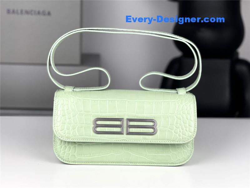 Ba1en*iaga gossip small bag crocodile