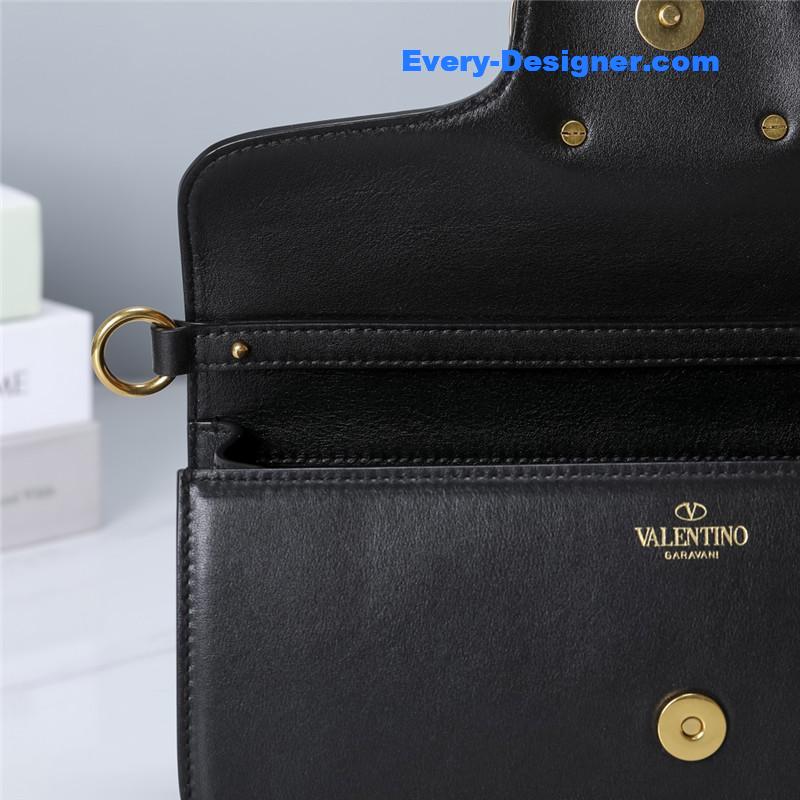 Va1e*ntin0 vlogo signature shoulder bag