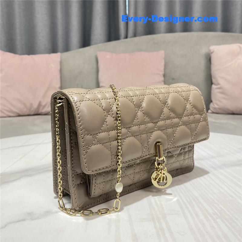 lady D10r clutch