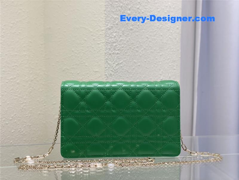 lady D10r clutch