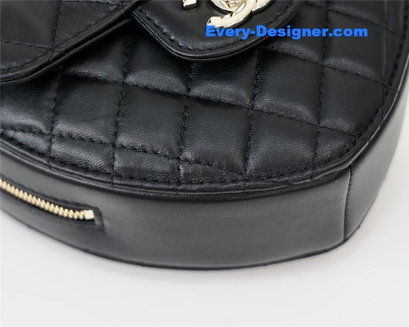ch**el D1am0nd heart bag black