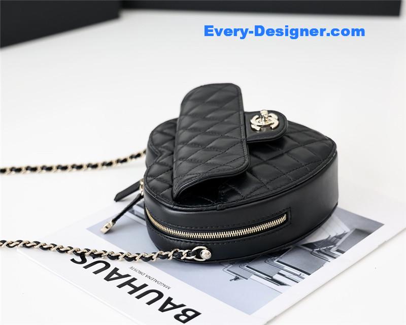 ch**el D1am0nd heart bag black
