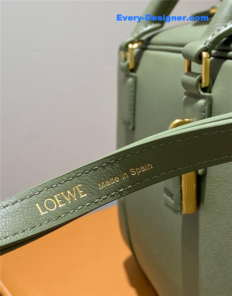 L0ew* amazona 28 bag