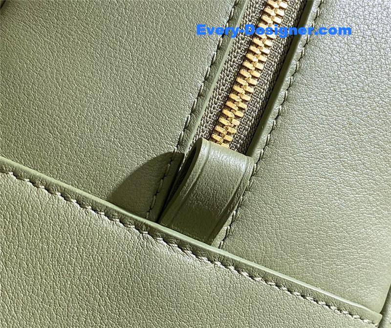 L0ew* amazona 28 bag