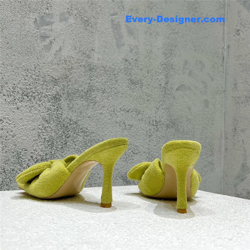 b0tt*ga Ven*ta bow sandals