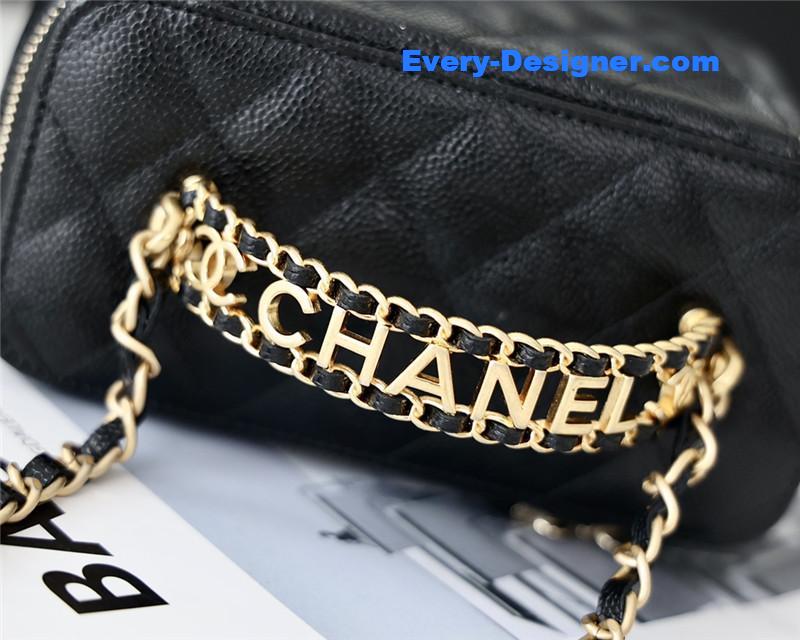 Ch**el caviar vanity case 17cm