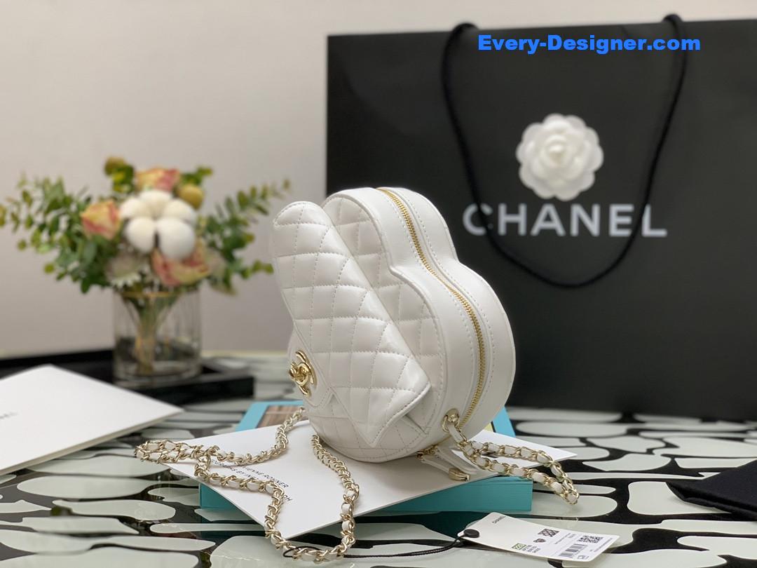 ch**el D1am0nd heart-shaped chain bag