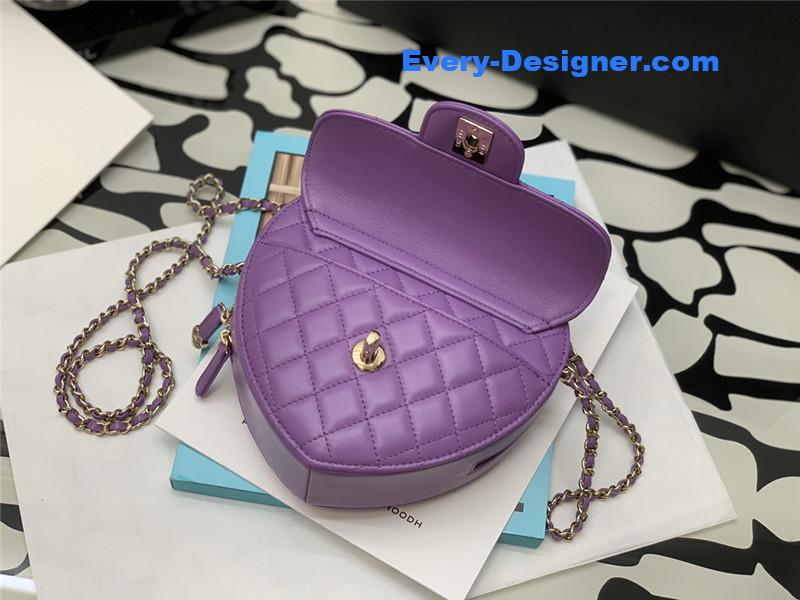 ch**el heart chain D1am0nd bag