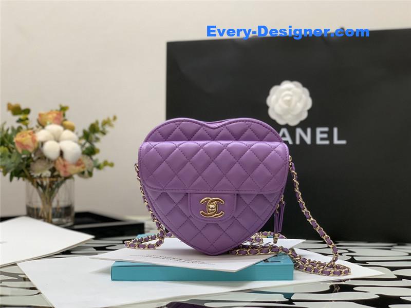 ch**el heart chain D1am0nd bag