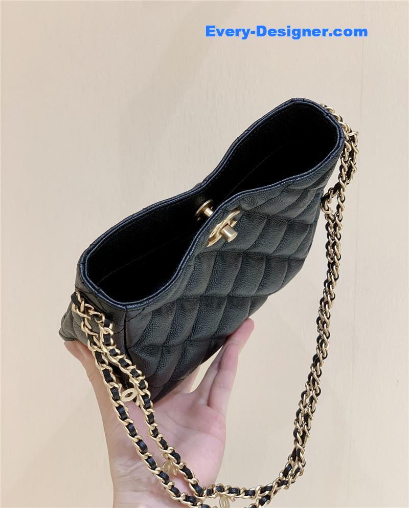 Ch**el hobo bag with chain