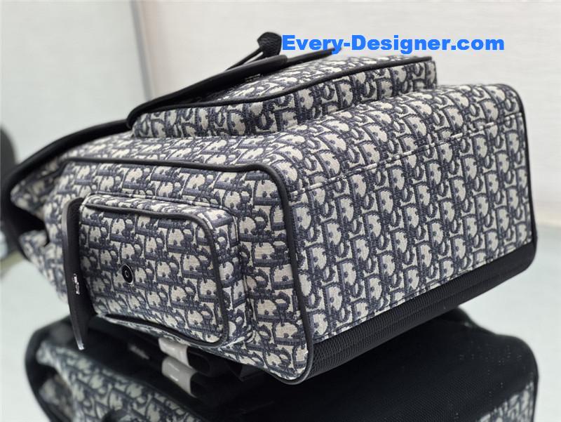D10r saddle backpack