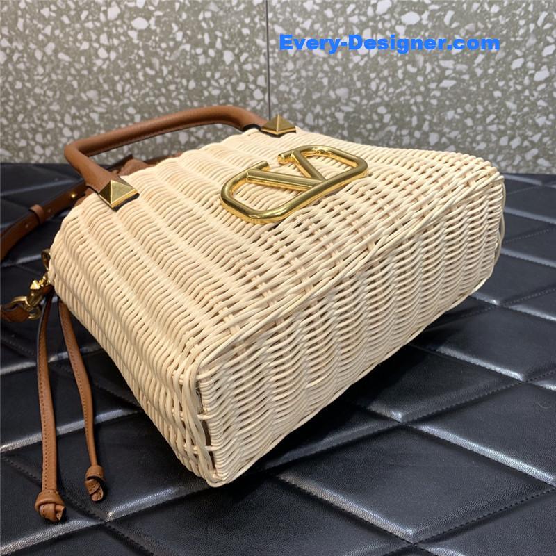 Va1e*ntin0 vlogo signature wicker bucket bag
