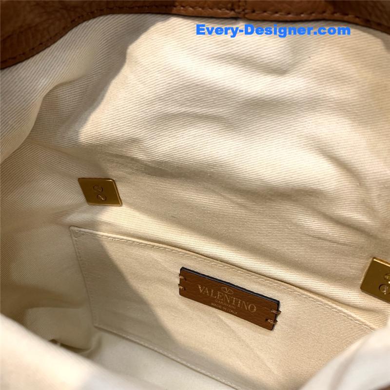 Va1e*ntin0 vlogo signature wicker bucket bag