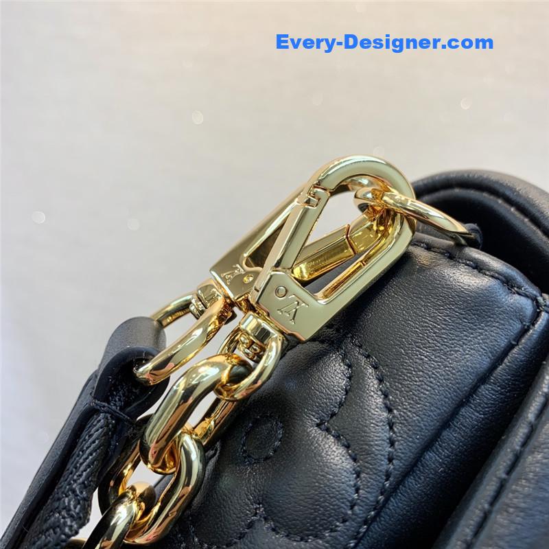 l0vis Vvtt0n lv bubblegram wallet on strap bag
