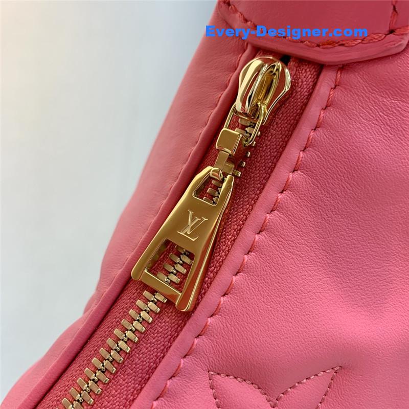 l0vis Vvtt0n lv over the moon bag