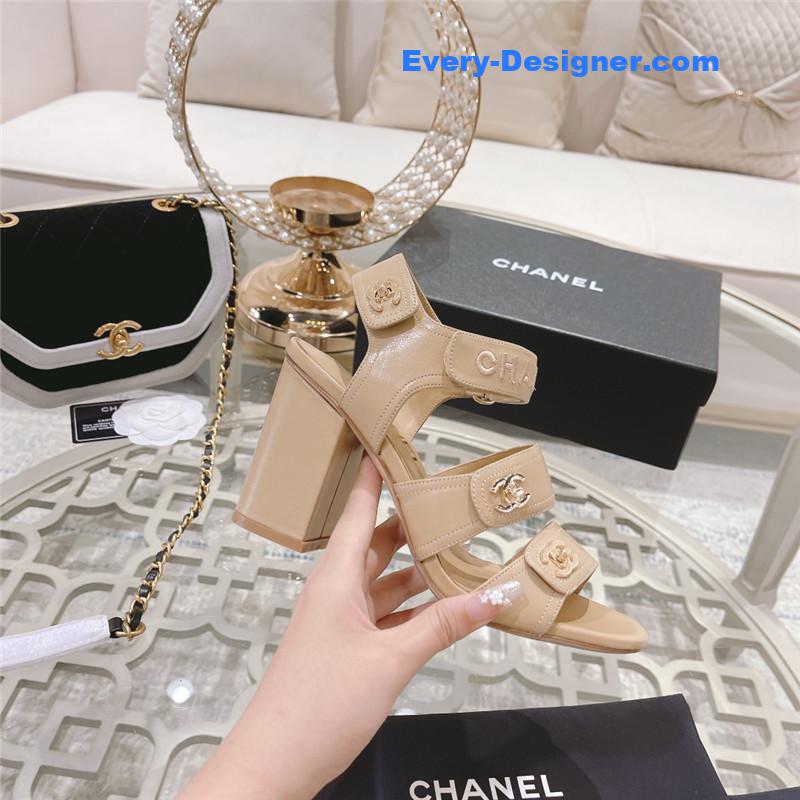 CC early spring catwalk new thick heel sandals